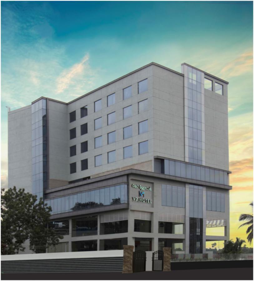 V 7 Hotel Ченнаи Экстерьер фото